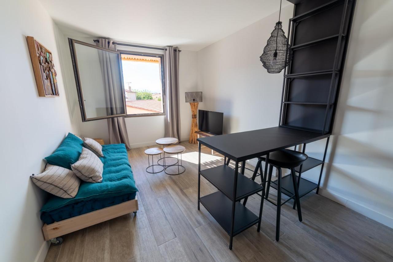 One-Bedroom Apartment,1195700389:JPEG